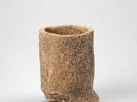 Ame Ker 142  Ame Ker 142, Mexiko, Bundesstaat Yucatan, Cuyo de Ancona, Maya, Postklassische Periode, 900-1450 n. Chr., Zylindrisches Miniaturgefäß, Ton, H 5,8 cm, Dm 4 cm : Museumsfoto: Claus Cordes, Bestandskatalog Ethnologie